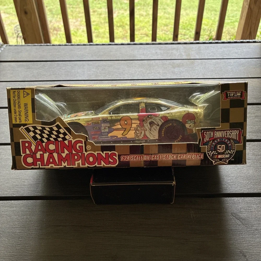 Racing Champions 1:24 NASCAR - SCOOBY DOO #9 Gold Series Diecast Car /1 of 2,500